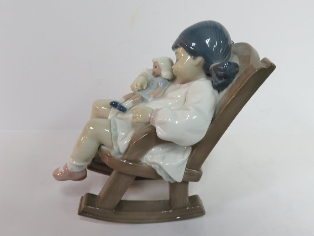 Lladró Nap Time Figurine