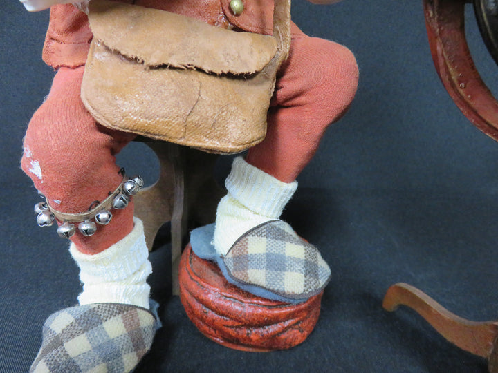 Clothtique "At the Globe" Santa