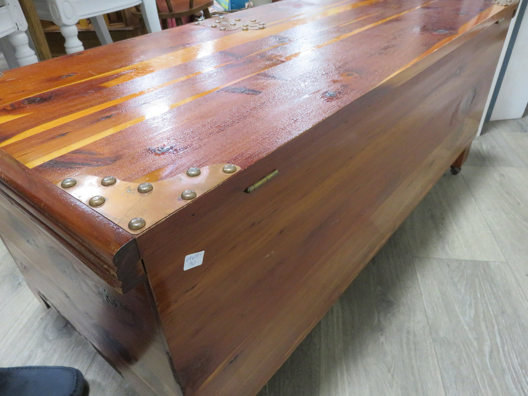 Red Cedar Lockable Chest