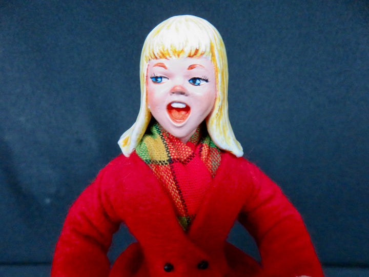 Simpich Christmas Caroler