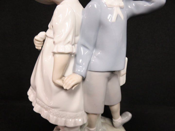 Lladró Puppy Love Figurine