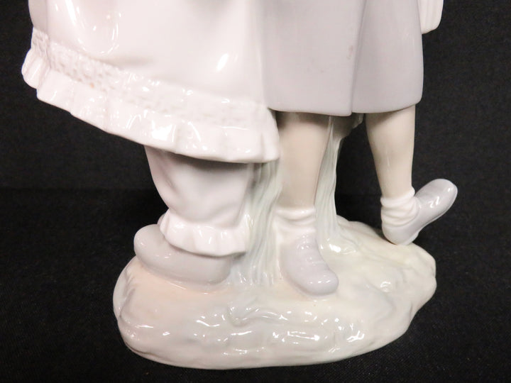 Lladró Puppy Love Figurine