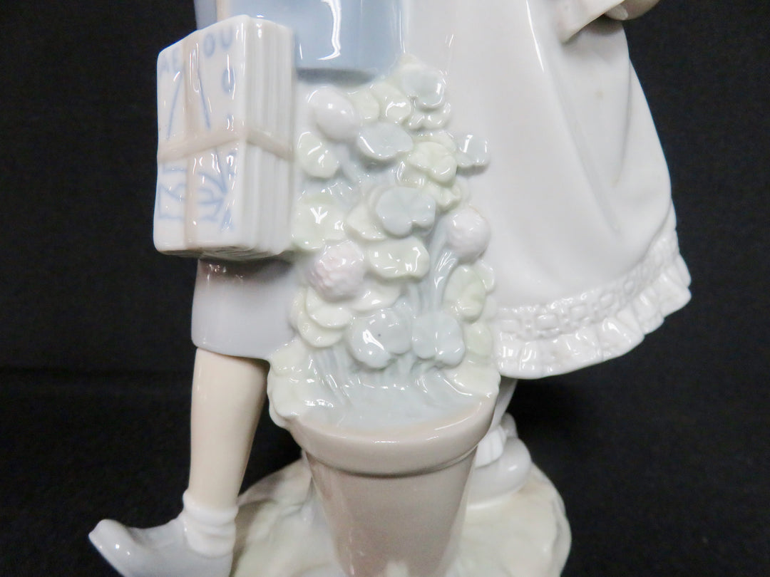 Lladró Puppy Love Figurine