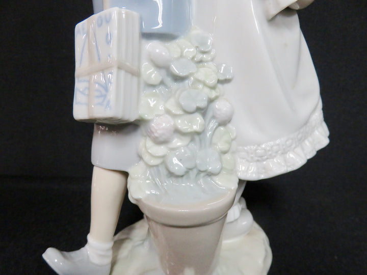Lladró Puppy Love Figurine