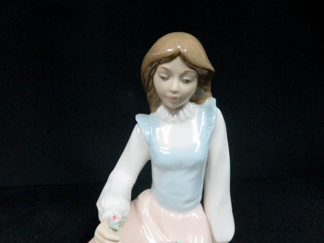 Nadal Figurine