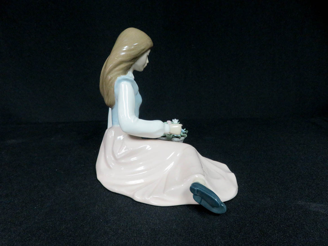 Nadal Figurine