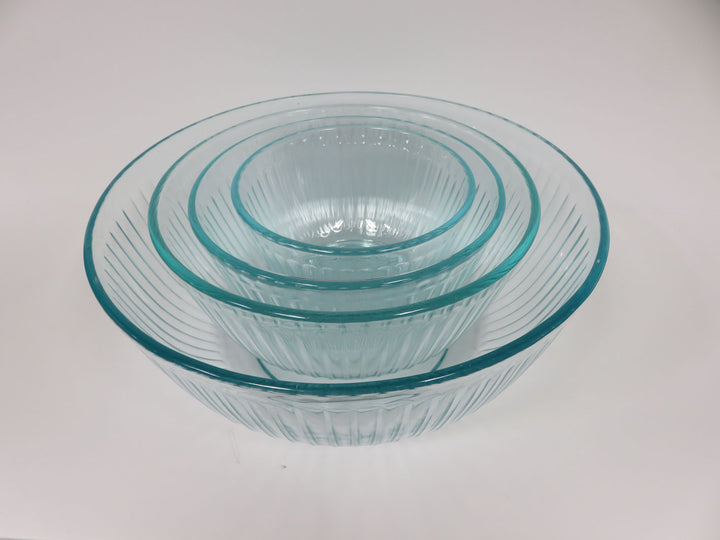 Pyrex Mixing Bowl Set