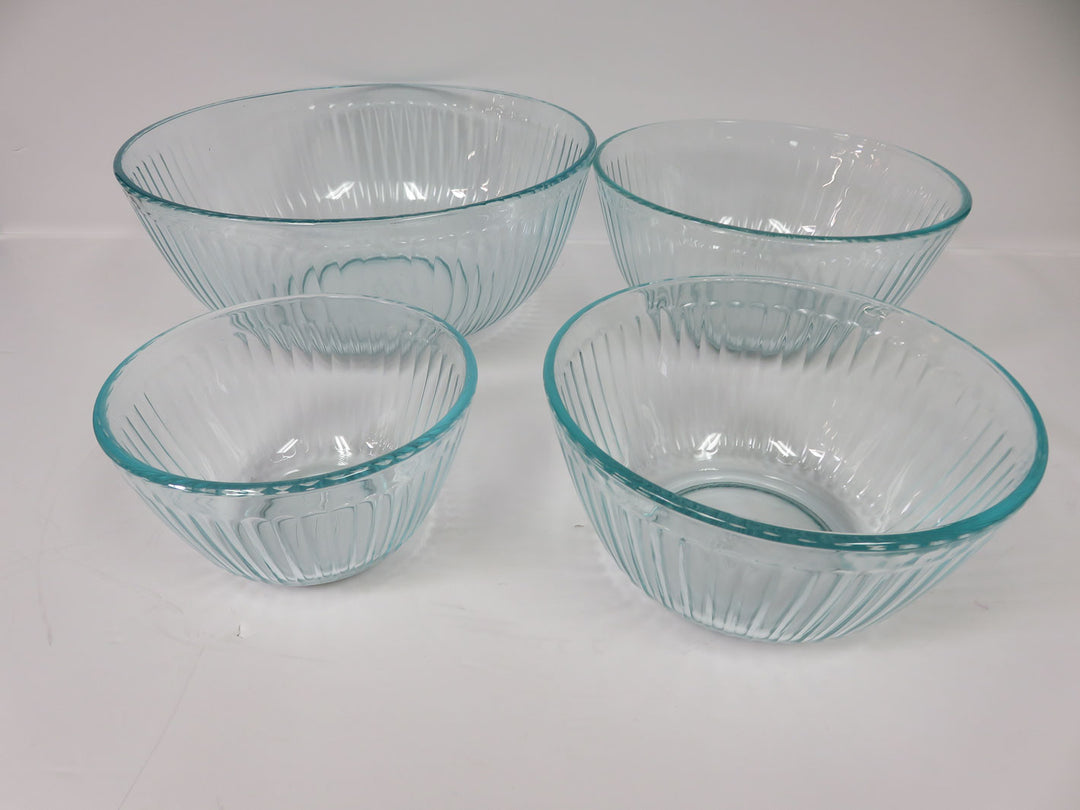 Pyrex Mixing Bowl Set