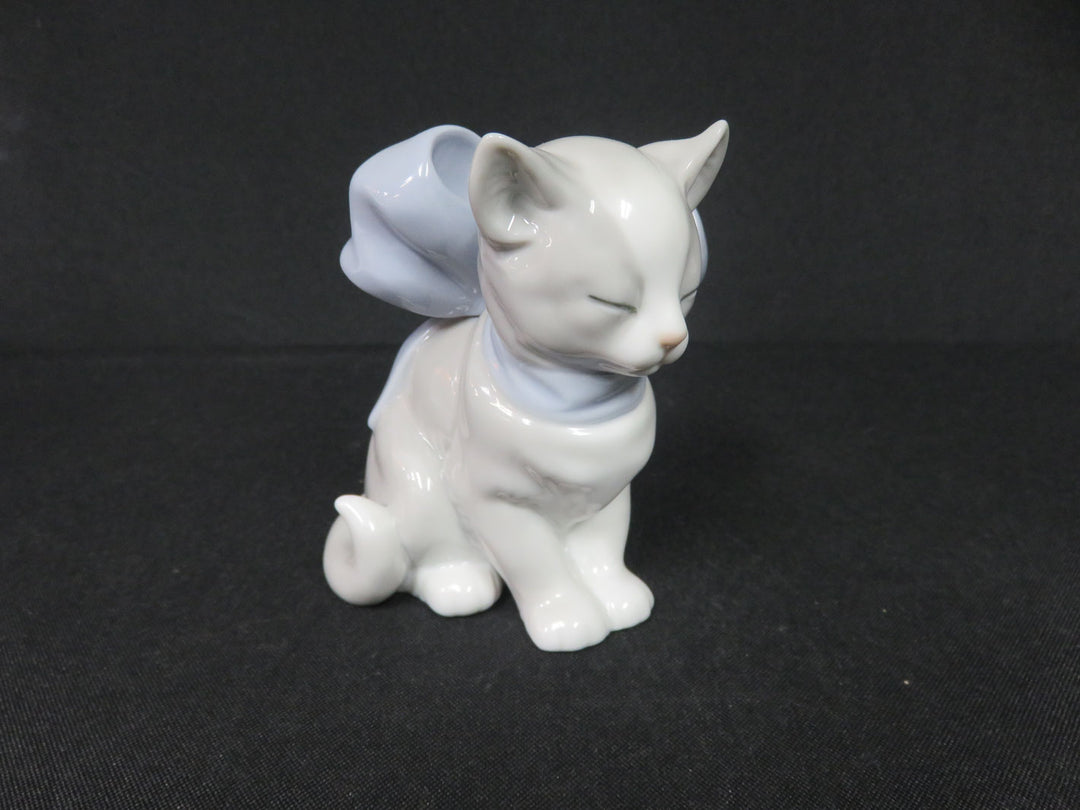 Kitten NAO by Lladro Figurine