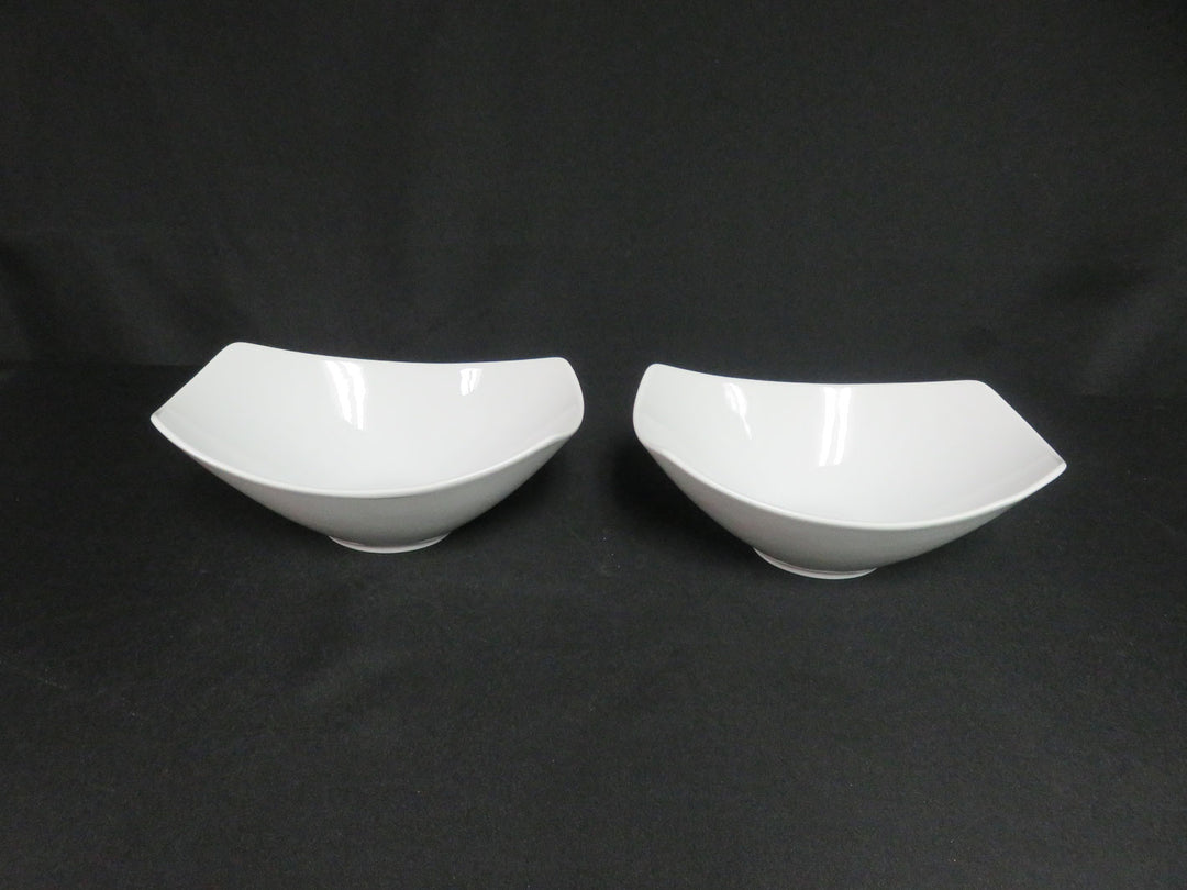Set of 2 Scalloped Bowls