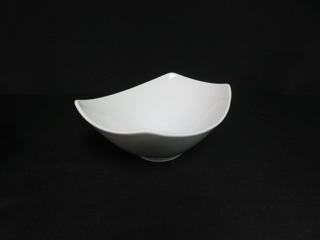Set of 2 Scalloped Bowls