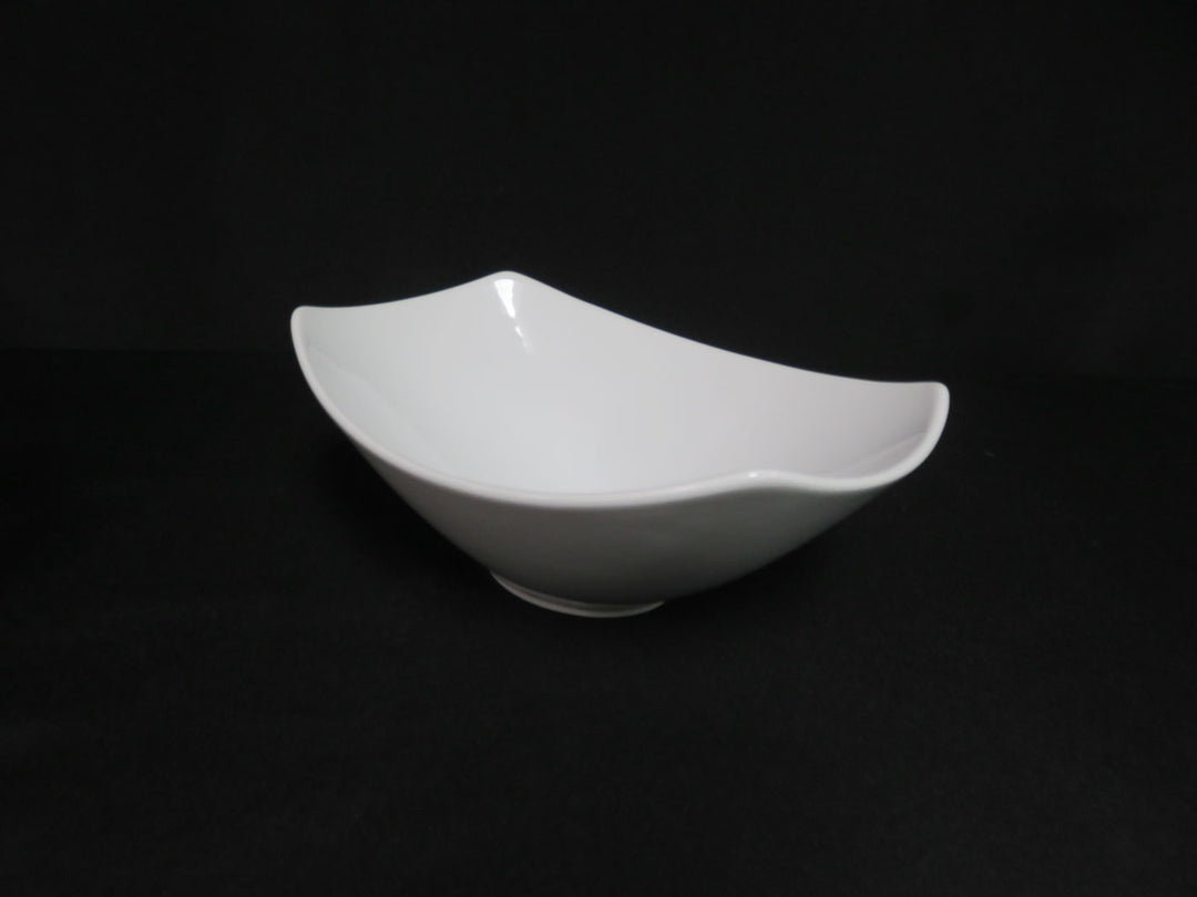 Set of 2 Scalloped Bowls