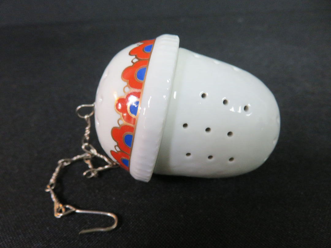 Kaiser Tea Ball and Holder