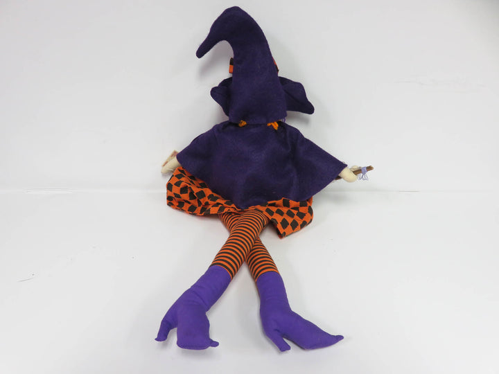 Overly-Raker Witch Shelf Sitter