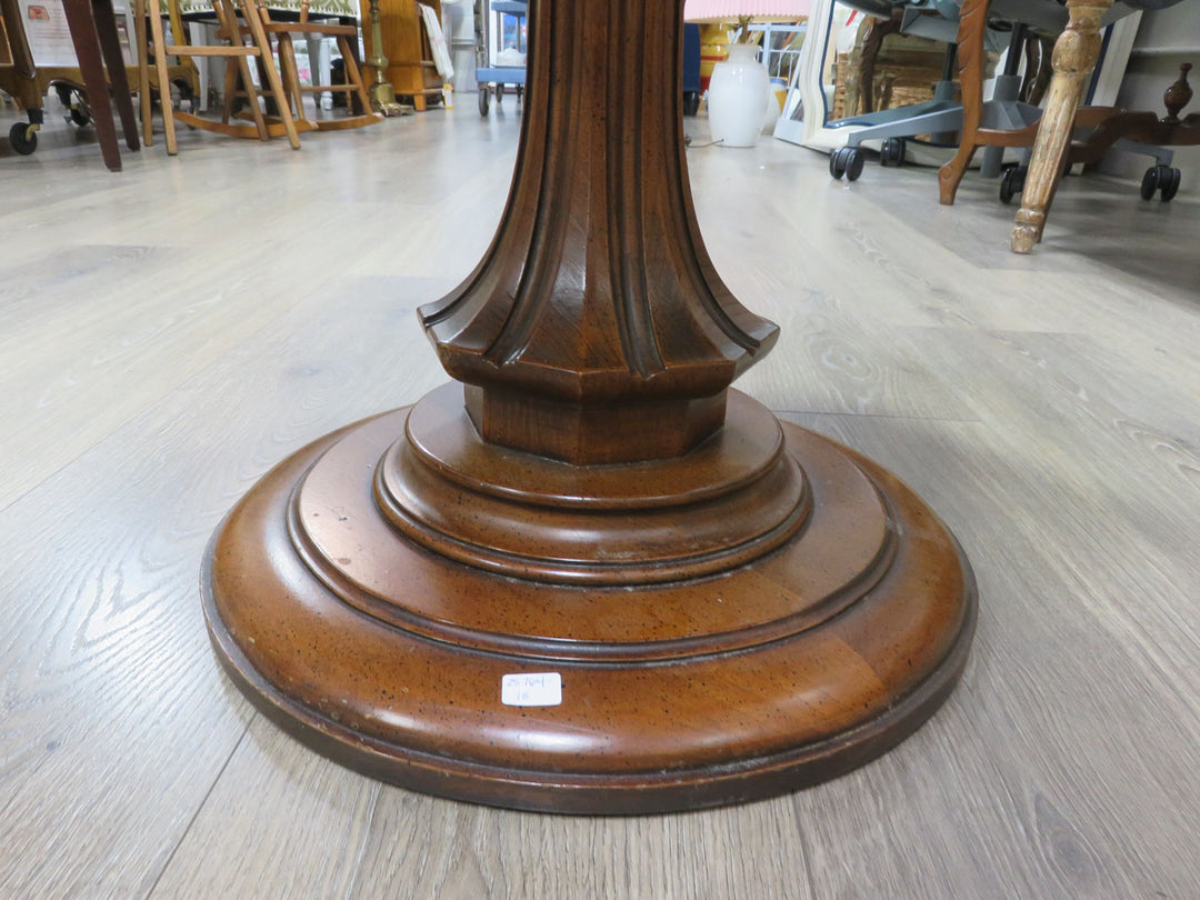Round Scalloped Occasional Table