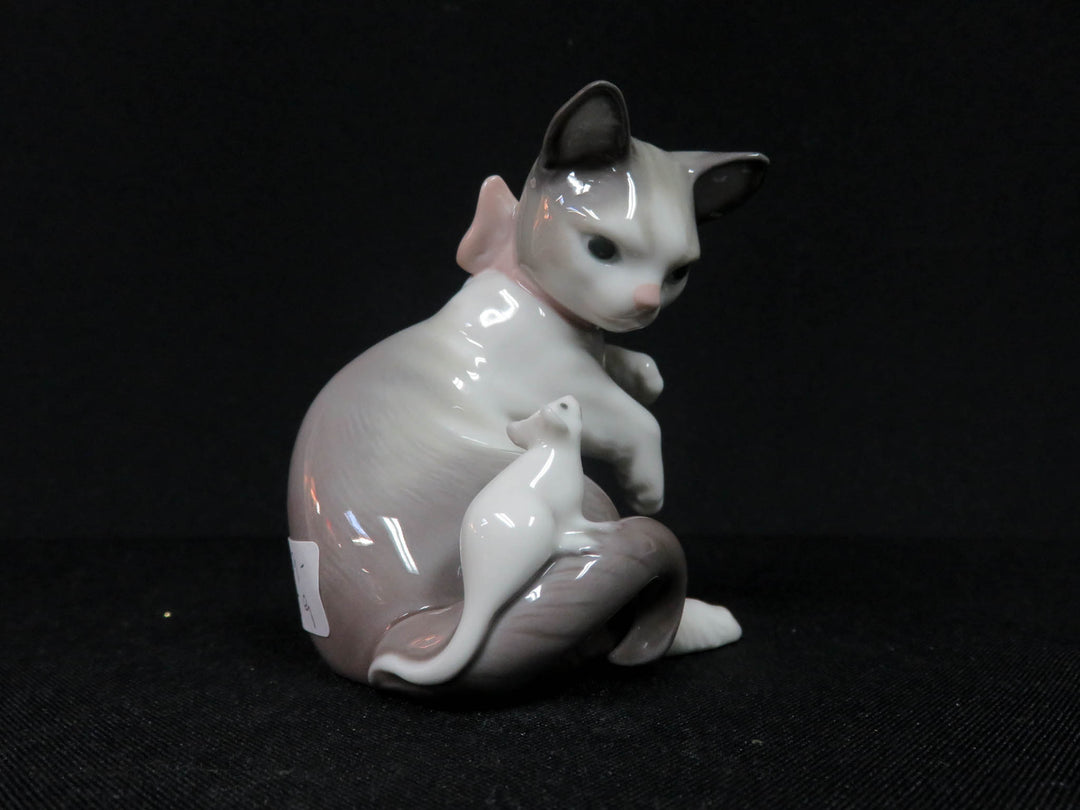 Lladró Cat and Mouse Figurine