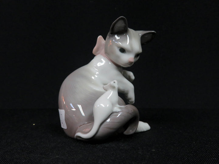 Lladró Cat and Mouse Figurine