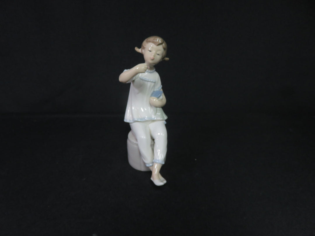 Lladró Figurine