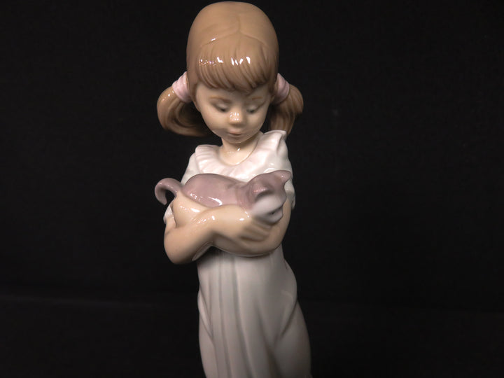 Lladró Girl Figurine
