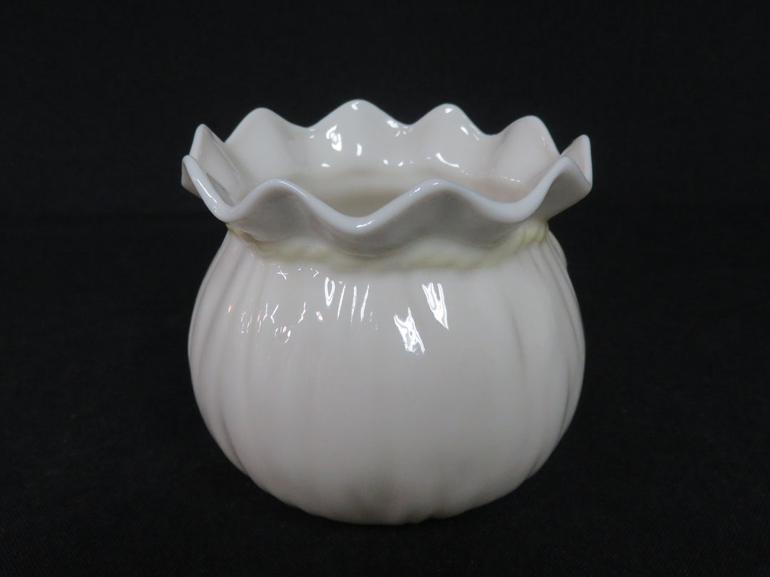 Belleek Draw String Pot
