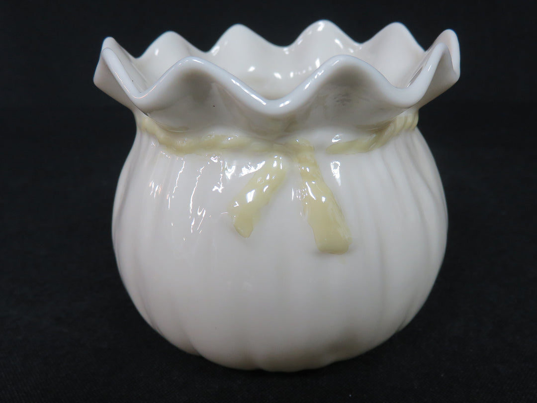 Belleek Draw String Pot