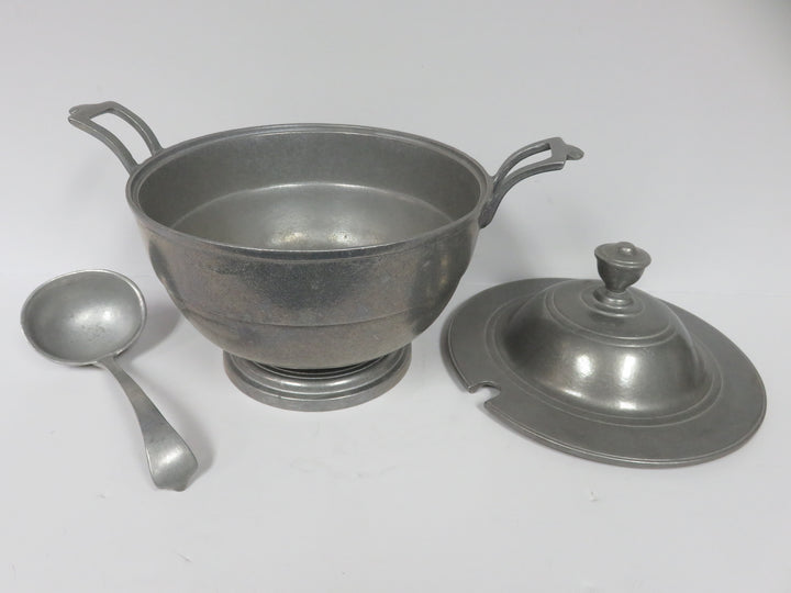 Wilton Columbia Soup Tureen