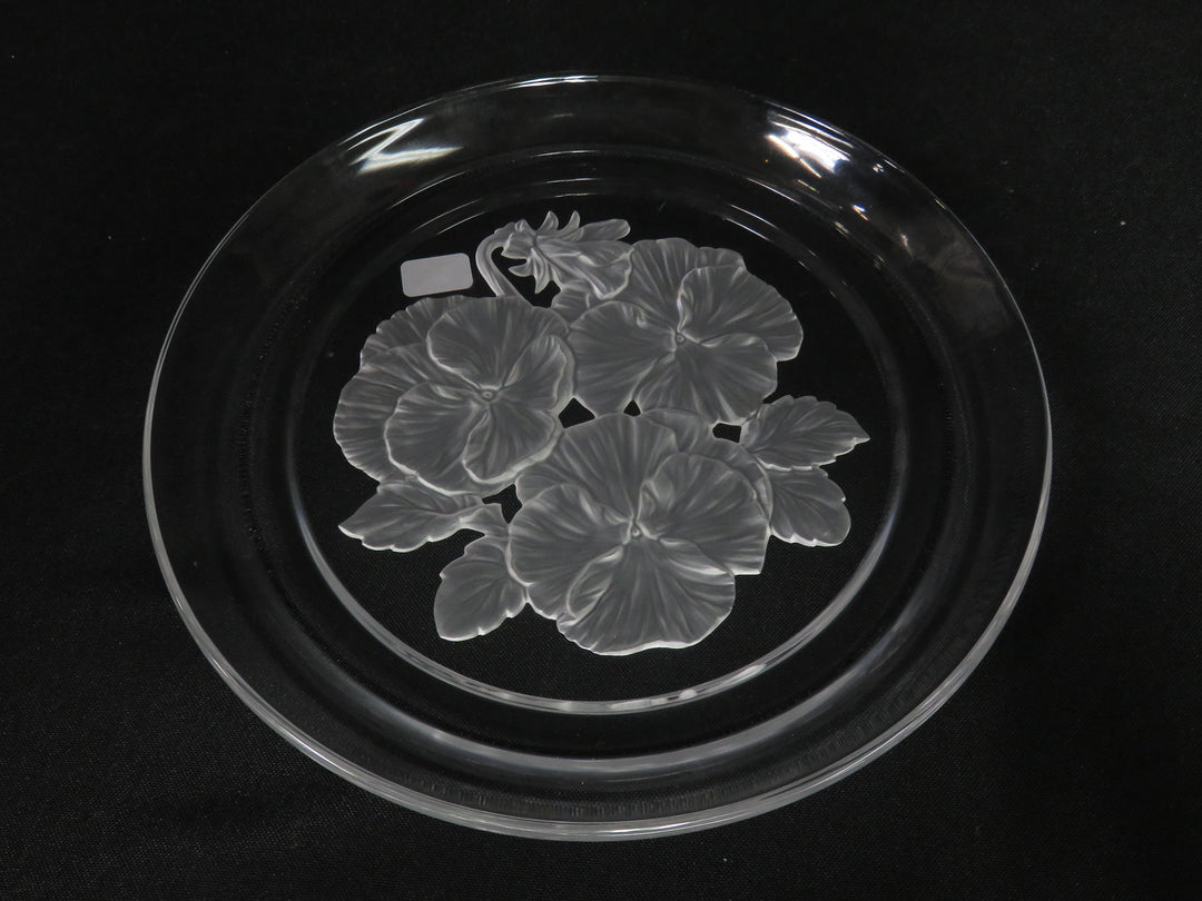 Hoya Etched Pansies Plate