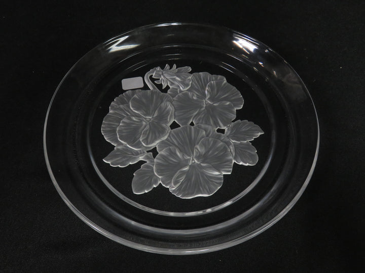 Hoya Etched Pansies Plate