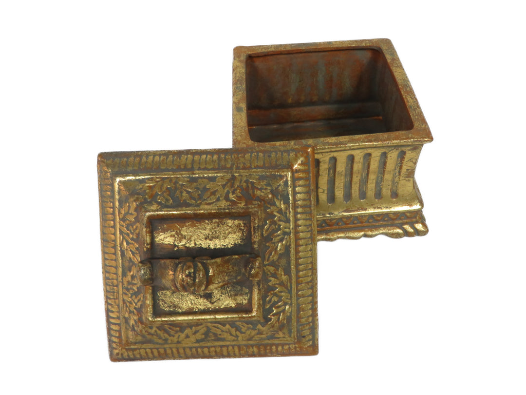Trinket Box/Dresser Jar