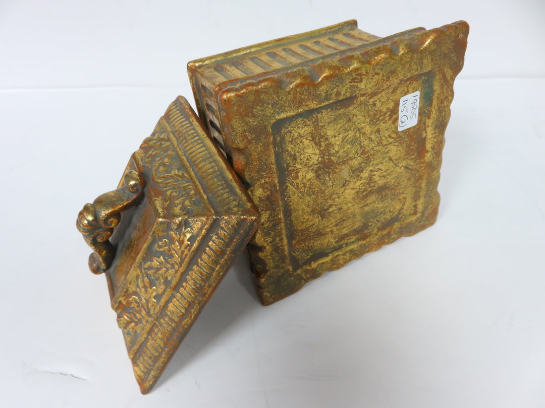Trinket Box/Dresser Jar