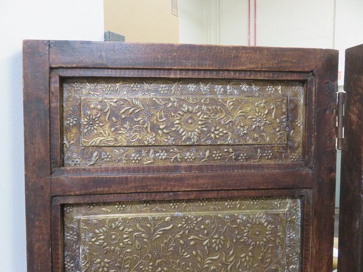 Three Panel Embossed Screen