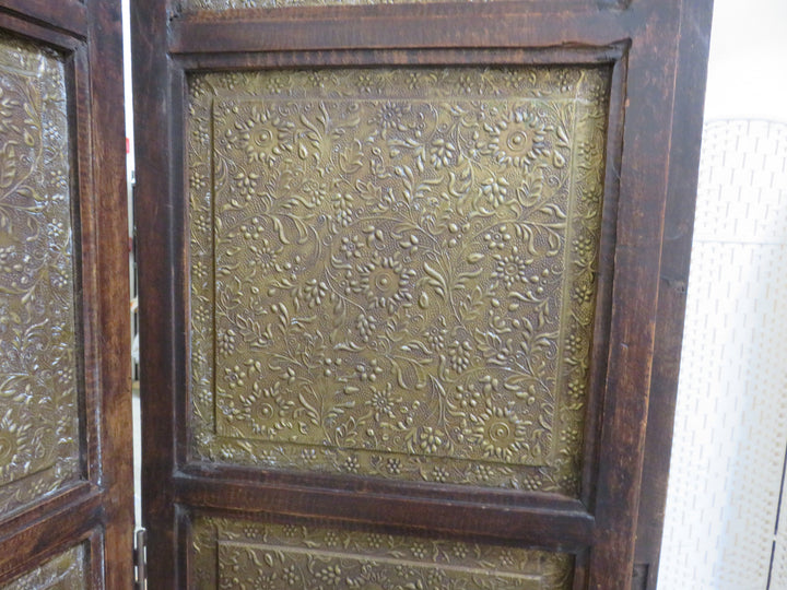 Three Panel Embossed Screen