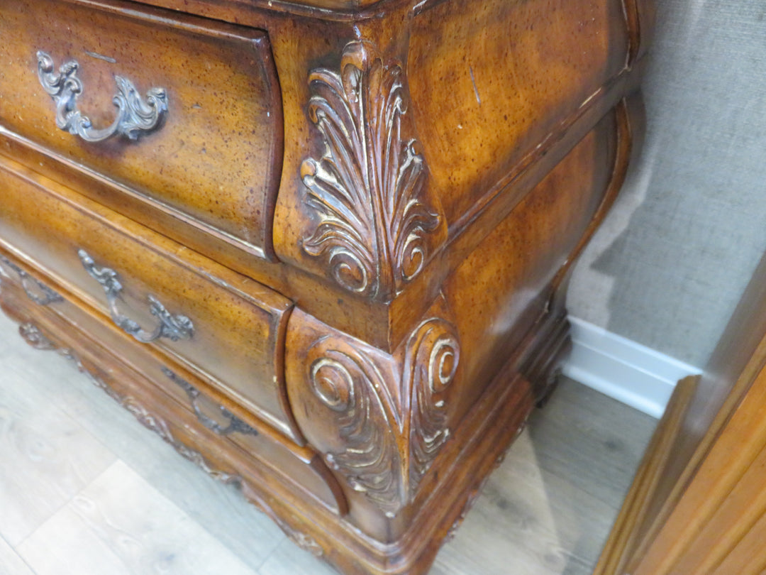 Thomasville Chateau Provence Bombe Chest