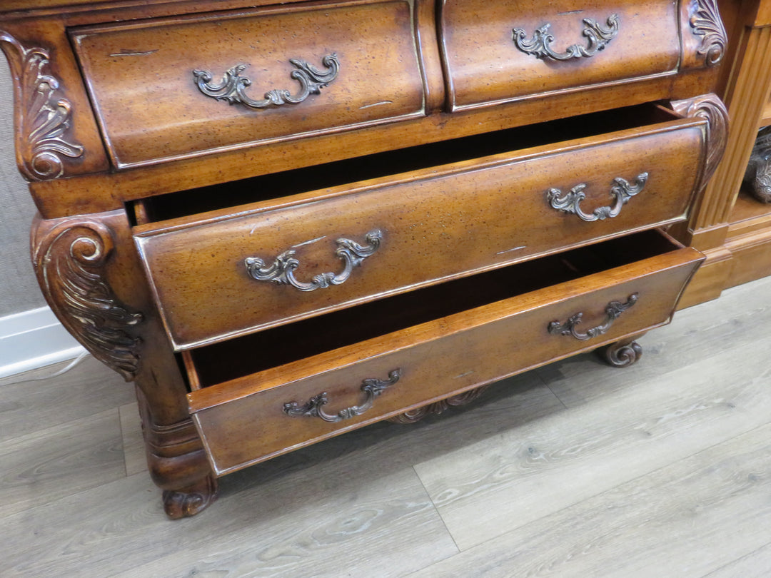 Thomasville Chateau Provence Bombe Chest