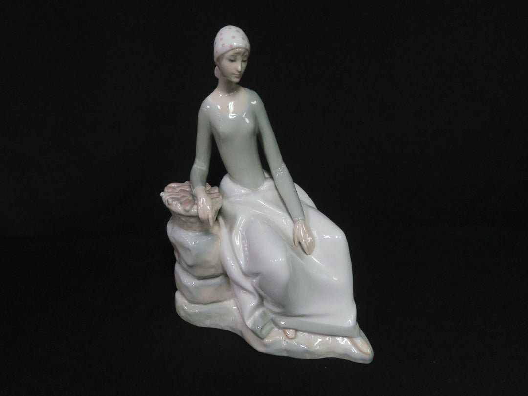 Nao Figurine
