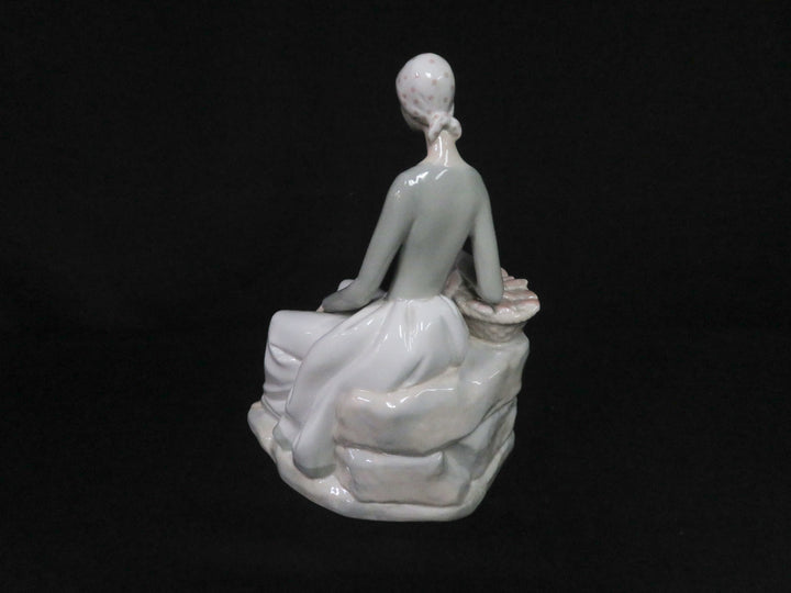 Nao Figurine
