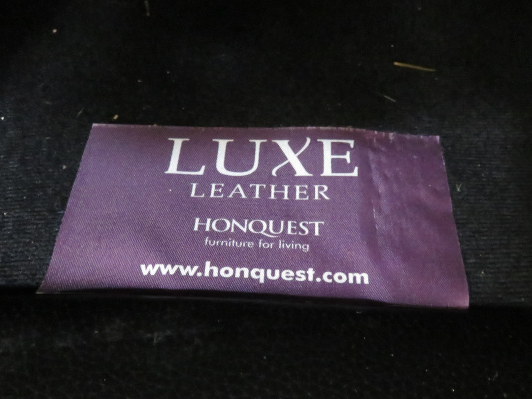 "Luxe Leather" Swivel Chair