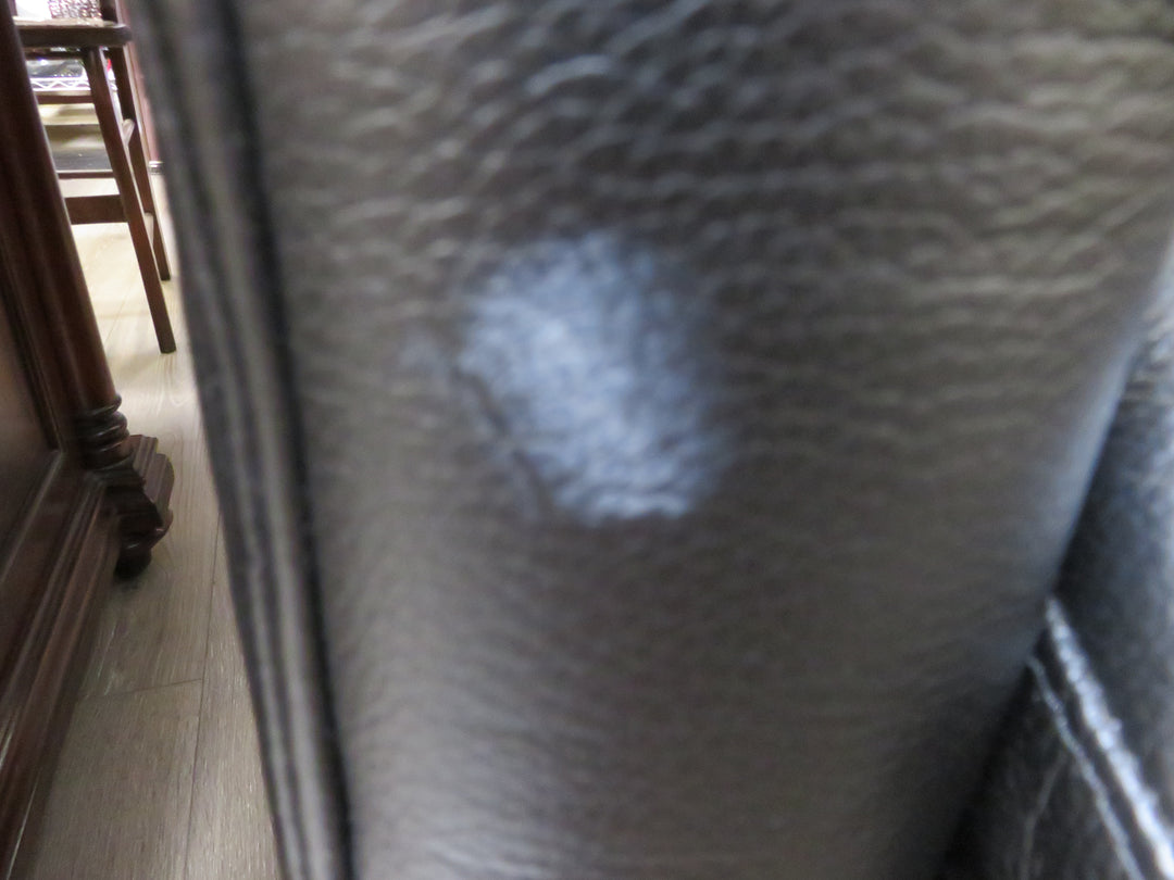 "Luxe Leather" Swivel Chair