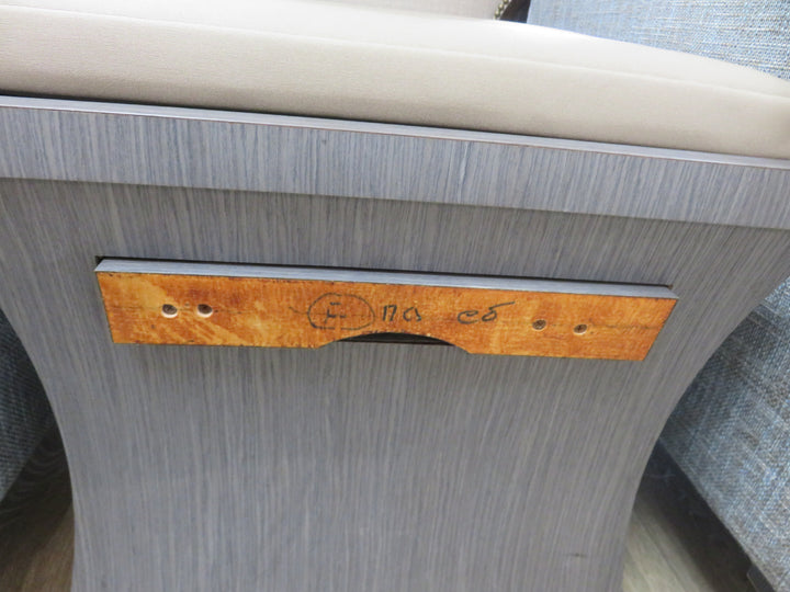 Cube Seat With Pull-out Shelf
