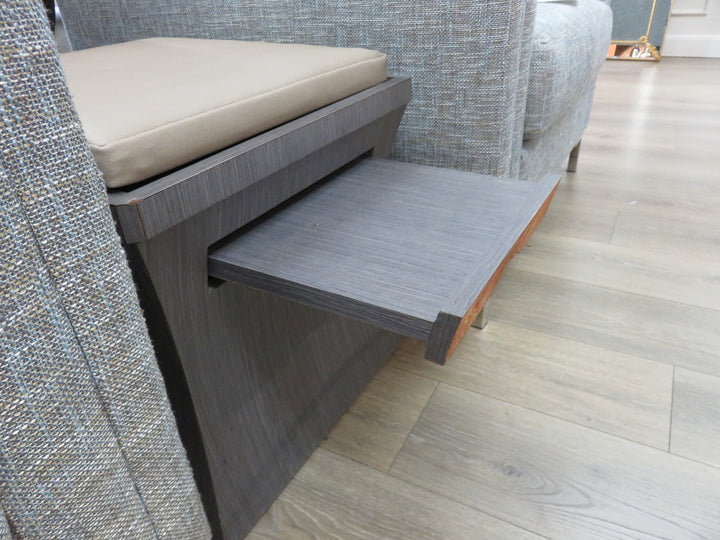 Cube Seat With Pull-out Shelf