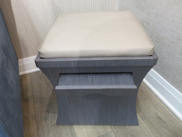 Cube Seat With Pull-out Shelf