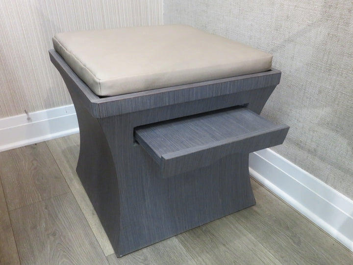 Cube Seat With Pull-out Shelf
