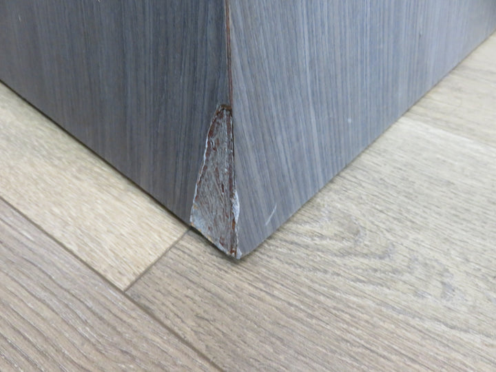 Cube Seat With Pull-out Shelf