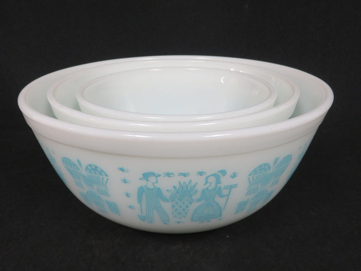Pyrex Nesting Bowl Set