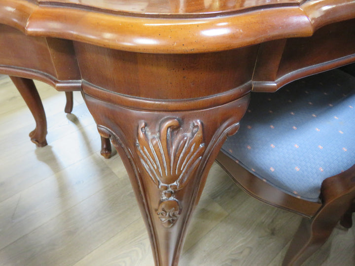 Century Queen Anne Dining Table & Chairs