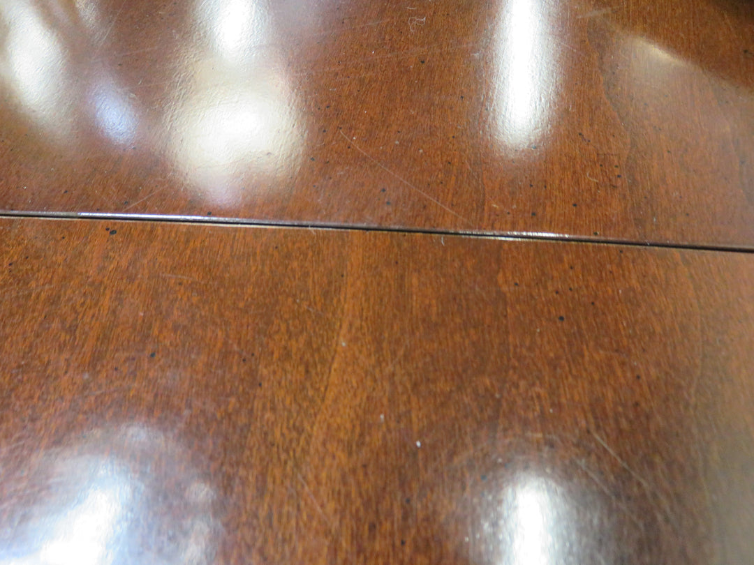 Century Queen Anne Dining Table & Chairs