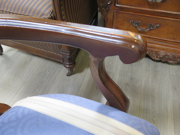 Century Queen Anne Dining Table & Chairs