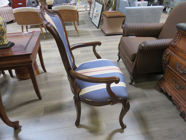 Century Queen Anne Dining Table & Chairs