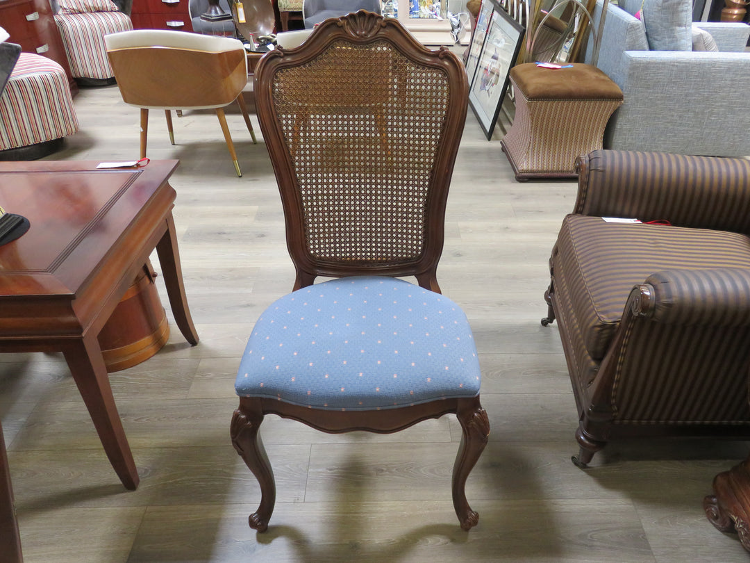 Century Queen Anne Dining Table & Chairs