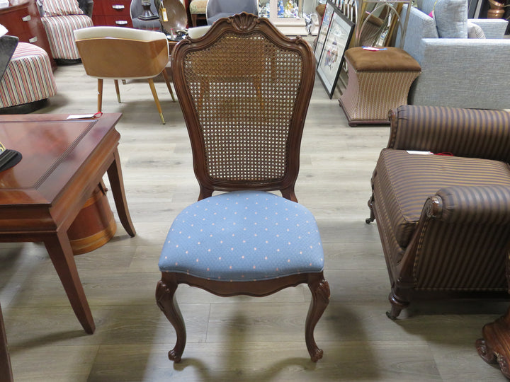 Century Queen Anne Dining Table & Chairs